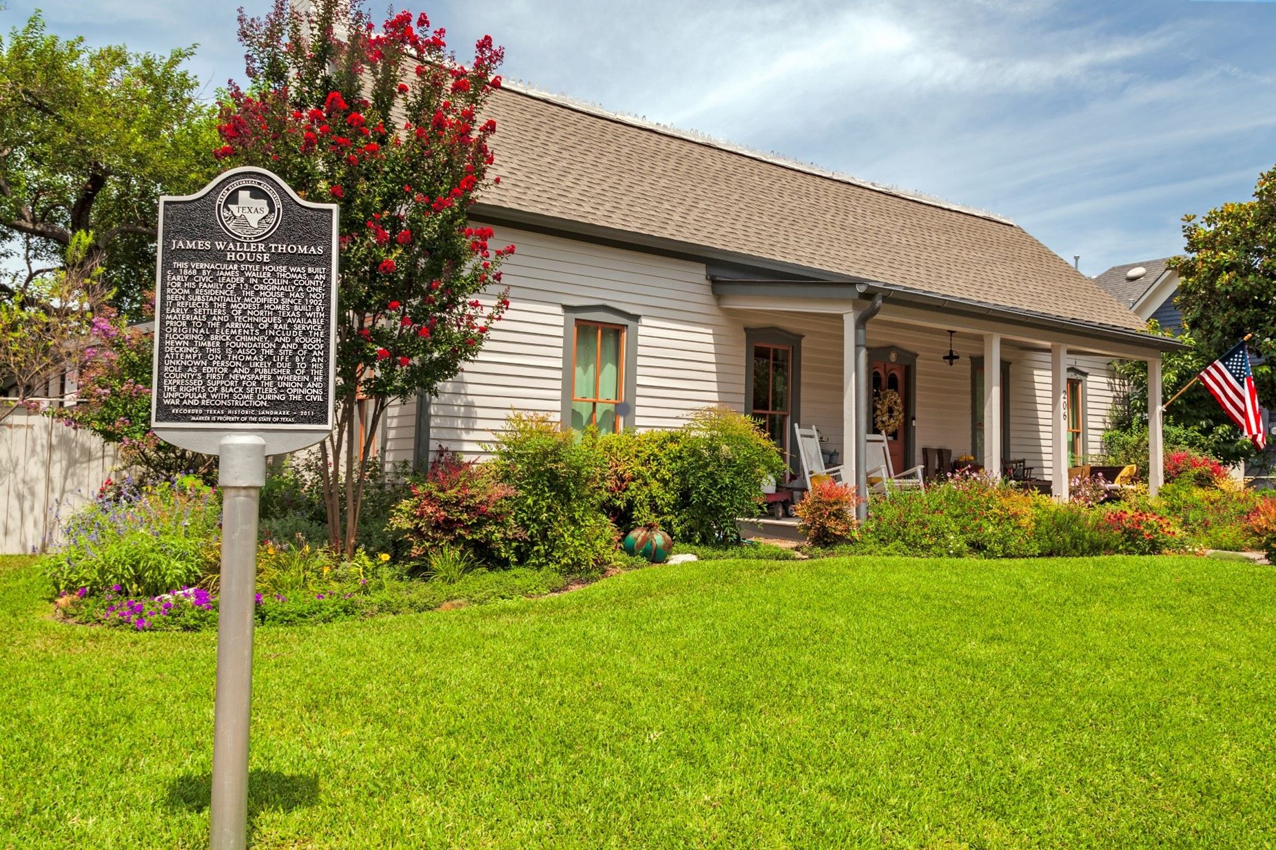 Historic Home: 206 S Benge